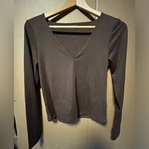 Thin silky crop v neck